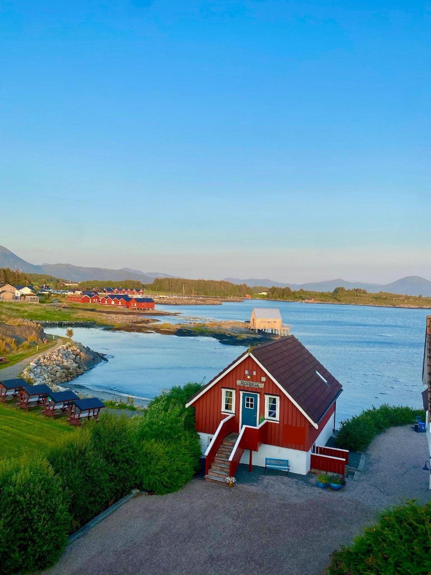 Waterfront Rorbu - By The Beach Bud Exterior foto